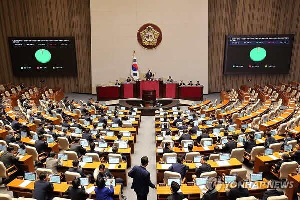 5일 국회 본회의에서 더불어민주당 주도로 김건희 여사 특검법이 통과되고 있다./사진=연합뉴스