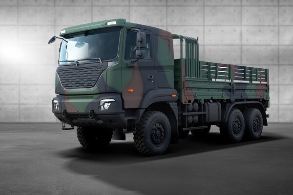 기아는 오토랜드 광주 하남공장에서 차세대 중형표춘차(KMTV) 양산 출고 기념식 행사를 갖고 본격 양산을 시작한다고 10일 밝혔다. /사진=기아