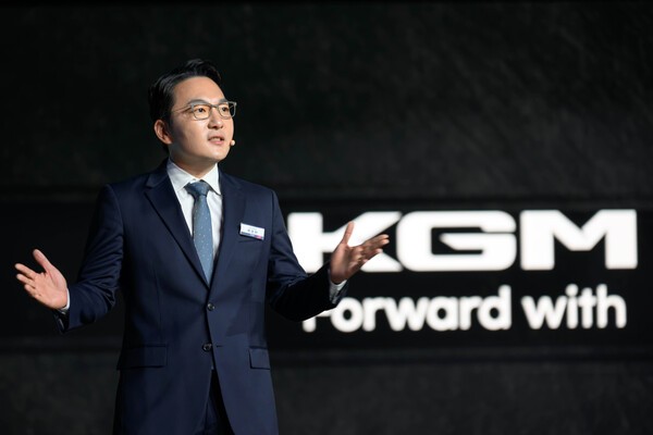17일 KGM 평택 본사에서 열린 KGM FORWARD 행사에서 발표하고 있는 곽정현 사업전략부문장. /사진=KGM