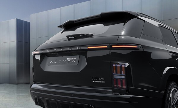 액티언 하이브리드 후면