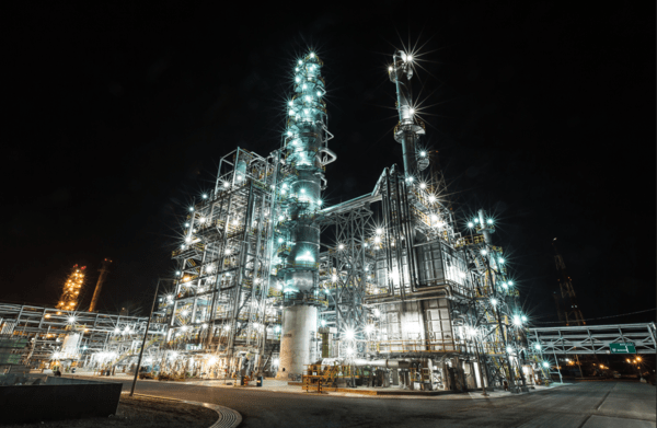 HD현대오일뱅크와 쉘(SHELL)의 합작법인인 HD현대쉘베이스오일이 고성능·고부가가치 윤활기유(그룹 3) 시장에 새롭게 진출한다고 20일 밝혔다. 사진은 HD현대쉘베이스에서 운영하는 윤활기유 생산 공정(LBO) 공장 전경. /사진=HD현대오일뱅크