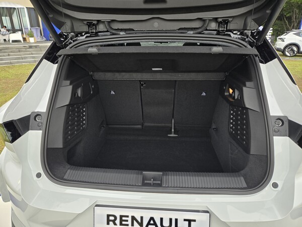 세닉 E-Tech 트렁크. /사진=김동하 기자