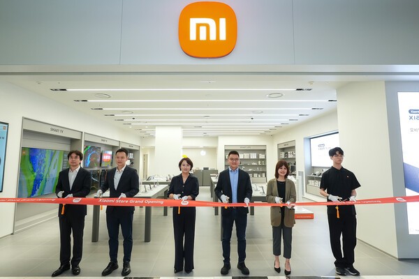 (왼쪽부터) 오용근 샤오미 코리아 스토어 익스팬션 이사, 조니 우 샤오미코리아 사장, 김희정 IFC몰 상무, 앤드류 리 샤오미 국제사업부 동아시아 지역 총괄, 키코 송 샤오미 동아시아 지역 마케팅 총괄, 샤오미 미팬 스토어 매니저 /사진=샤오미코리아