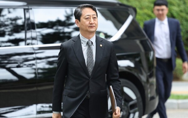안덕근 산업통상자원부 장관이 2일 내란특검 조사를 받기 위해 서울 서초구 서울고검 청사로 출석하고 있다. / 사진=연합뉴스