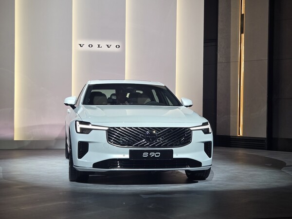 2일 볼보자동차코리아가 출시한 S90. /사진=김동하 기자