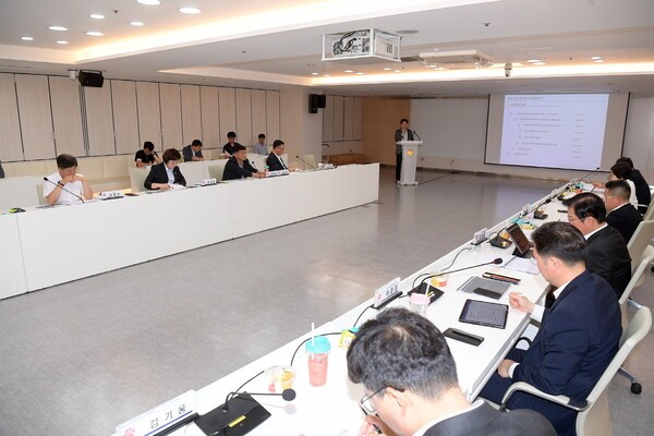 지난 2일 시청 중회의실에서 열린  광천터미널 도시계획변경 사전협상 제1차 협상조정협의회. /사진=광주광역시