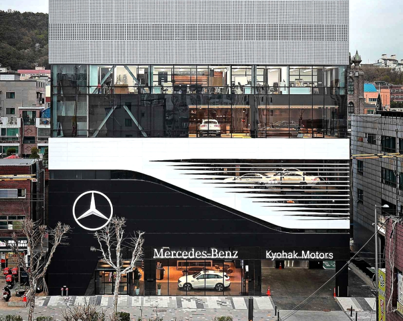 메르세데스-벤츠 공식딜러 교학모터스가 신규 및 확장 이전한 중랑 전시장 및 서비스센터. 사진=메르세데스-벤츠 코리아