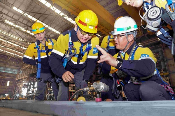 HD현대중공업 노진율 사장이 지난 8일(화) HD현대삼호 사업장을 방문해 현장 안전 활동을 펼쳤다. /사진=HD현대중공업