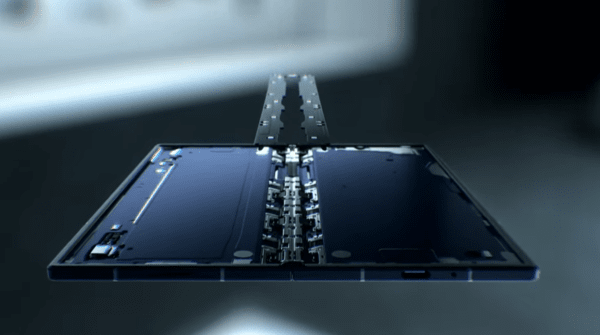 아머 플렉스힌지(Armor Flex Hinge)를 새롭게 적용한 갤럭시 Z 폴드 7 / 사진=갤럭시 언팩 행사 유튜브 캡처