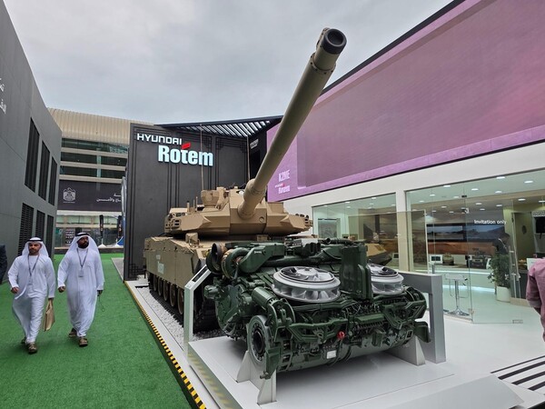 SNT다이내믹스 변속기와 HD현대인프라코어 엔진이 탑재된 k2ME /사진=SNT다이내믹스