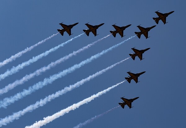 방위산업의 날(7월 8일) 계기 시민 참여 페스티벌 행사를 위해 진행된 블랙이글스 비행훈련 /사진=연합