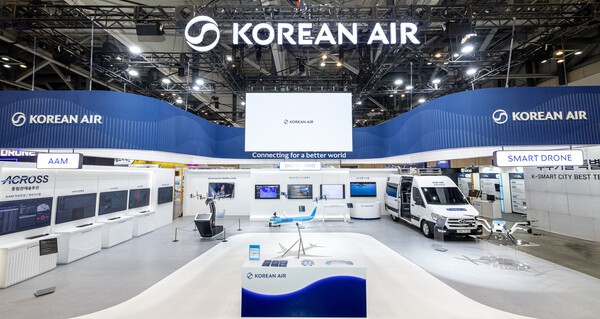 대한항공은 오는 17일까지 부산 벡스코에서 열리는 '2025 월드 스마트시티 엑스포(WSCE)'에 참가해 미래 스마트 모빌리티 사업의 비전을 제시하고 첨단 항공우주사업 기술 역량을 선보인다고 15일 밝혔다. /사진=대한항공