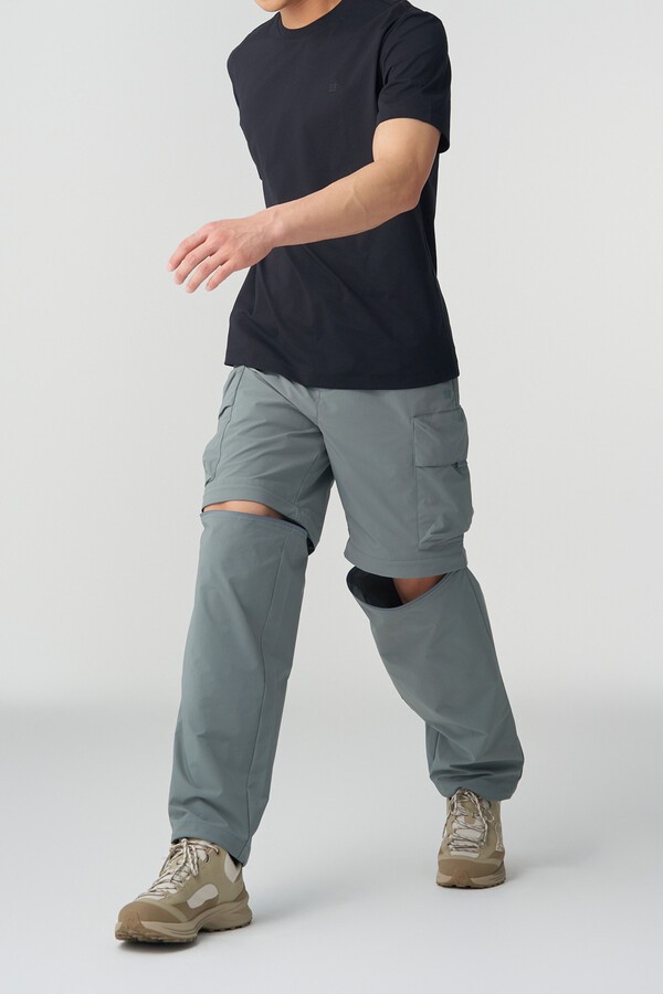 코오롱스포츠, 남녀공용 루즈핏 2-WAY 디테처블 카고 팬츠./사진=코오롱FnC