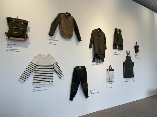 밀리터리 컬렉션에 전시된 의류 제품들 /사진=한시온 기자