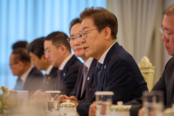 이재명 대통령이 6월 13일 서울 용산 대통령실 청사에서 6경제단체·기업인 간담회를 하고 있다. /사진=대통령실
