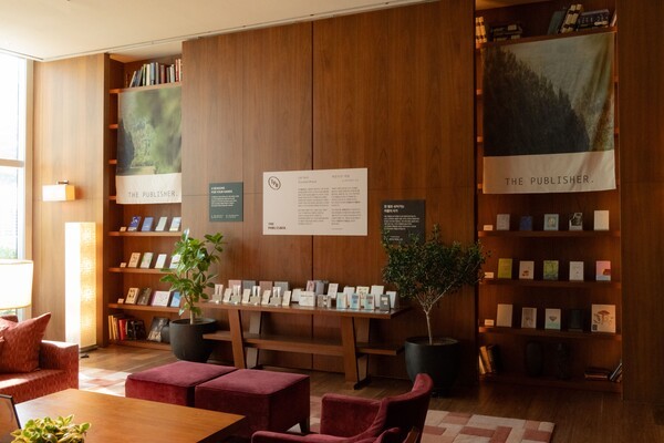 파크 하얏트 부산이 감성 라이프스타일 브랜드 ‘더 퍼블리셔(The Publisher)’와 문화 공간 '계절서가'를 선보였다./사진=파크 하얏트 부산  