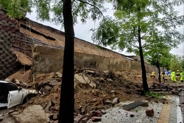 오산 옹벽붕괴 현장의 모습./사진=연합뉴스 