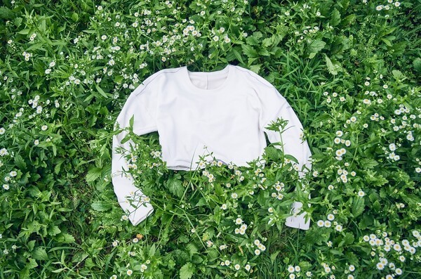 효성티앤씨의 리사이클 원사 리젠으로 만든 상의. 