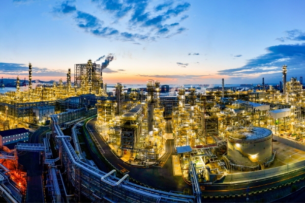 S-OIL 울산공장의 석유화학 복합시설 핵심 설비인 잔사유 고도화 시설(RUC) 전경