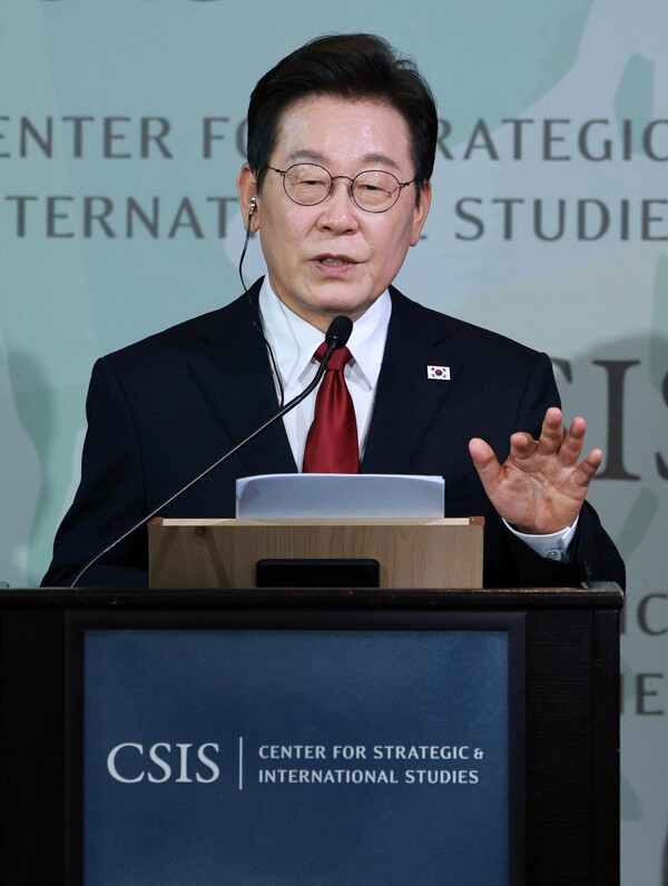 이재명 대통령이 25일(현지시간) 미국 워싱턴DC 국제전략문제연구소(CSIS)에서 연설을 하고 있다. /사진=연합뉴스