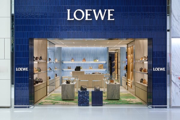 현대면세점 인천국제공항 제2여객터미널 로에베 매장 전경./사진=현대백화점그룹