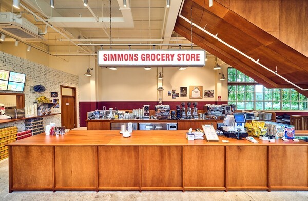 시몬스 테라스 1층에 위치한 시몬스 그로서리 스토어. 