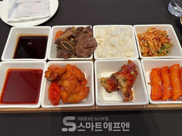 TBK소스를 활용해 만든 갈비찜, 김치샐러드, 치킨강정, 북어구이, 떡꼬치의 모습이다./사진=김선주 기자