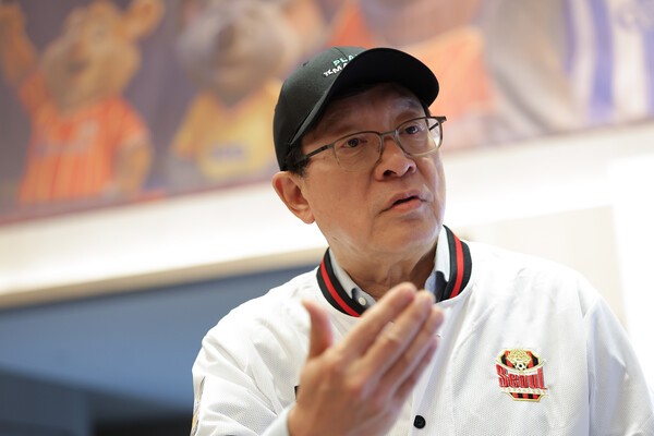 허태수 GS그룹 회장이 8일 웨스틴 서울 파르나스에서 열린 '제 4회 GS그룹 해커톤에서 인터뷰에 응답하고 있다. /사진=GS그룹