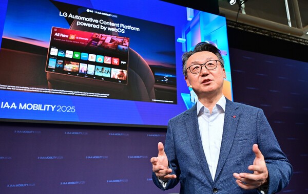 LG전자 은석현 VS사업본부장이 국제 모터쇼 'IAA 모빌리티 2025'서 '차량 내 경험의 재정의'를 주제로 콘퍼런스를 진행하고 있다. /사진=LG전자