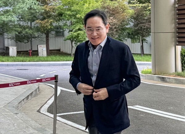 이재용 삼성전자 회장이 지난 7월 워싱턴으로 출국하고 있다. /사진=연합