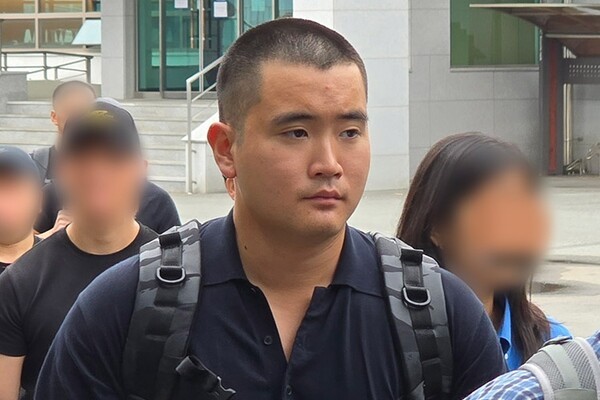 이재용 삼성전자 회장의 장남 이지호 씨가 경남 창원시 진해구 해군사관학교에서 열린 해군 학사장교 사관후보생 입영식 행사장으로 향하고 있다. /사진=삼성전자