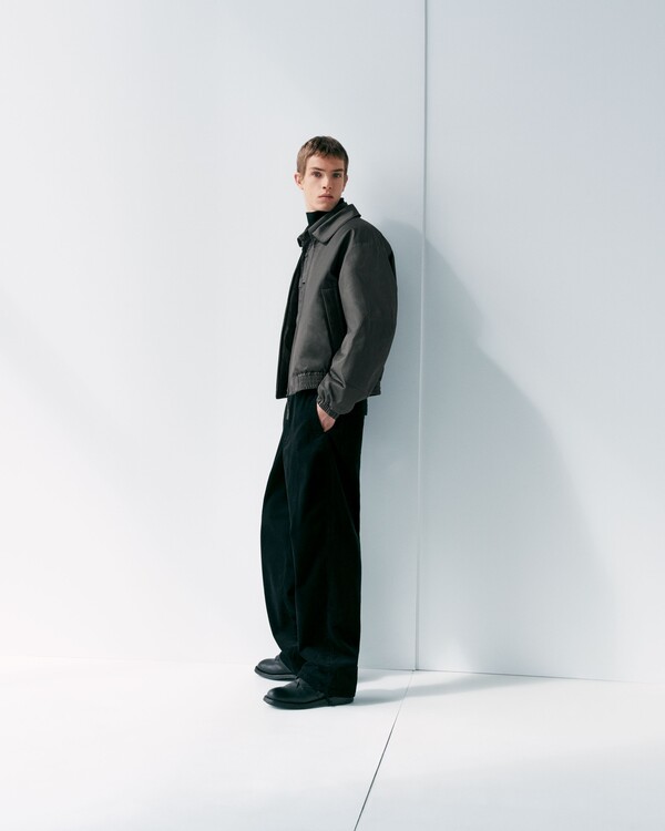 퍼프테크 충전재가 적용된 '퍼프테크 쇼트 블루종' / 사진=유니클로