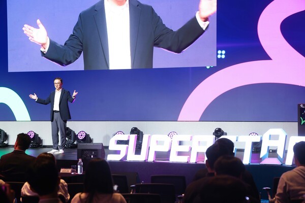  정수헌 LG사이언스파크 대표가 17일 서울 마곡 LG사이언스파크에서 진행된 슈퍼스타트 데이 2025 행사의 개회인사를 하고 있다. /사진=LG