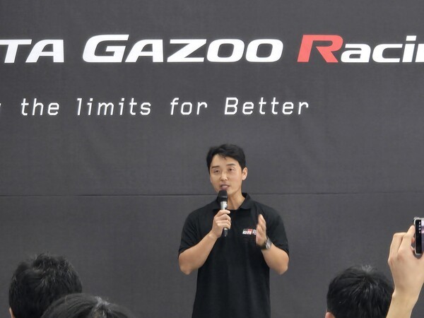 정의철 선수가 프로그램에 대해 설명하고 있다. /사진=김동하 기자