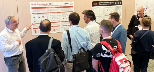 한컴이 독일 베를린에서 열린 2025 PDF Days Europe 협장에서 오픈데이터로더 PDF를 선보였다.