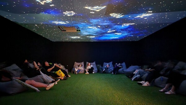 대상그룹 '핀란드 영양분식' 팝업 내부 공간 '영양국제밤하늘보호공원' / 사진=대상그룹