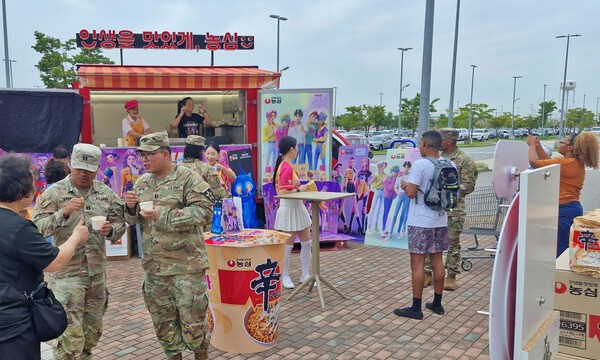 농심 캠프 험프리스 신라면 푸드트럭 행사 현장 사진. / 사진=농심