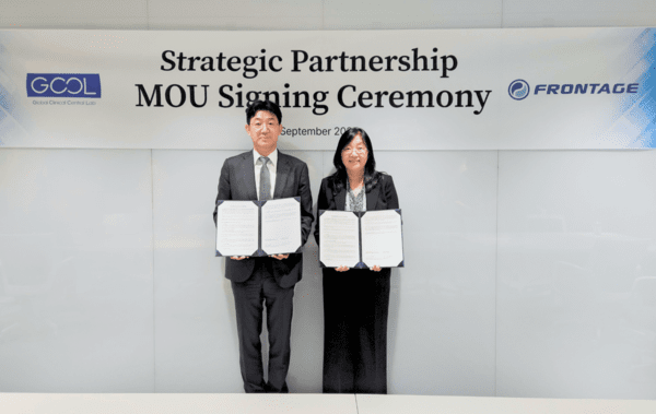 조관구 지씨씨엘 대표(왼쪽)와 난 장 프론티지 수석 부사장/사진=지씨씨엘