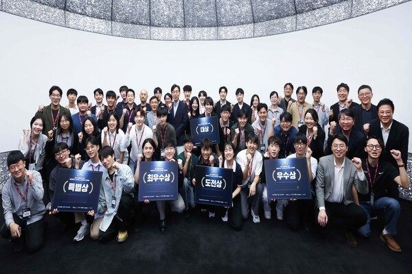 '최적화 그랜드 챌린지 2025’ 시상식 후 기념촬영/사진=LG CNS