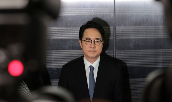 심우정 전 검찰총장이 이종섭 전 국방부 장관 호주 도피 의혹과 관련된 조사를 받기 위해 30일 서울 서초구 순직해병특검팀에 피의자 신분으로 출석하고 있다. /사진=연합뉴스