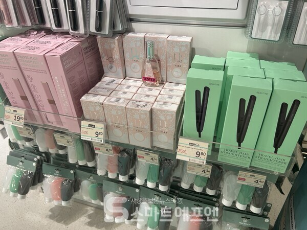 노멀은 'normal products at abnormal prices'이라는 슬로건에 맞게 다양한 생활용품을 저렴하게 구매할 수 있다. 고데기가 9.8유로에 판매되고 있다. /사진=김선주 기자