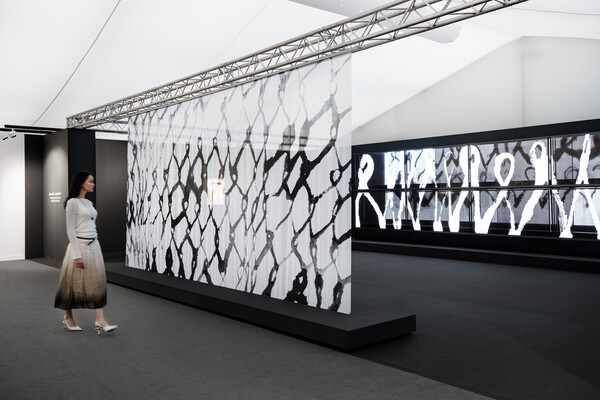 LG전자는 현지시간 15일부터 19일까지 런던 리젠트 파크에서 열리는 프리즈 런던 2025에 글로벌 파트너로 참가해 수묵 추상의 창시자로 불리는 故 서세옥 화백(1919~2020)의 작품을 LG 올레드 TV로 전시한다. /사진=LG전자