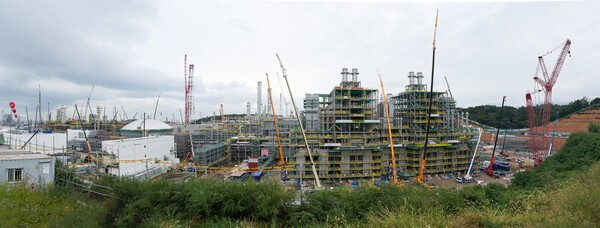 건설 현장은 ▲에틸렌 생산시설(스팀 크래커·TC2C) ▲폴리머 공장 ▲저장시설 등 3개 패키지로 구성돼 있다. 연간 에틸렌 180만t, 프로필렌 77만t, 부타디엔 20만t, 벤젠 28만t을 생산할 예정이다. / 사진 = S-OIL