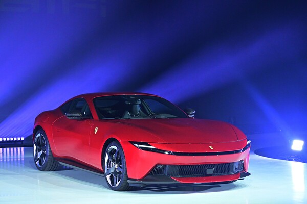 아말피는 정지 상태에서 시속 100km까지 3.3초 만에 도달하는 강력한 엔진을 탑재했다. /사진=페라리