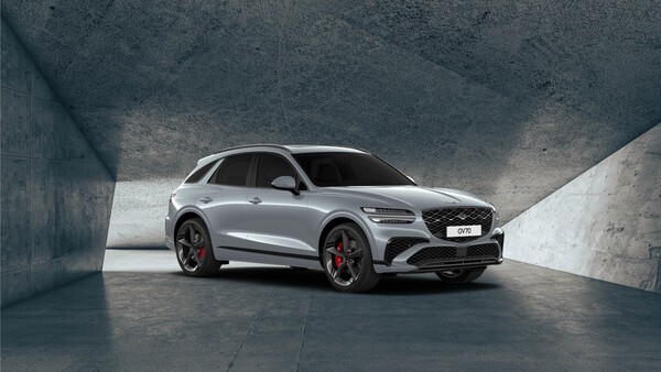 2026 GV70의 특징은 엔진 서포트 댐퍼와 언더 커버 흡음재를 추가해 정숙성을 높이고, 고객 선호를 반영해 패키지 구성을 개선한 점이다. /사진=제네시스