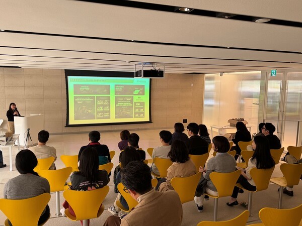 지식나눔회는 2023년 8월부터 시작된 그룹 내 소통 강화 프로젝트로, 매월 말 금요일 점심시간을 활용해 자율 참여 방식으로 진행된다. 트렌드·기술·문화 등 다양한 주제의 강연과 사례 공유를 통해 구성원 간 경험을 나누는 것이 특징이다. /사진=한국앤컴퍼니그룹