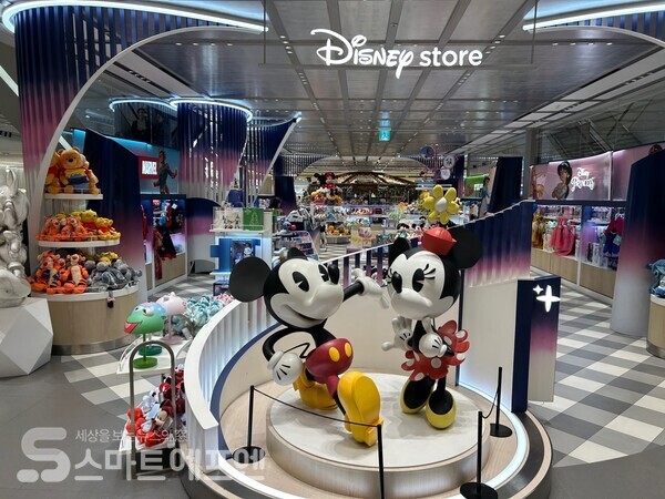 현대백화점 판교점 5층에 위치한 디즈니스토어 모습./사진=김선주 기자 
