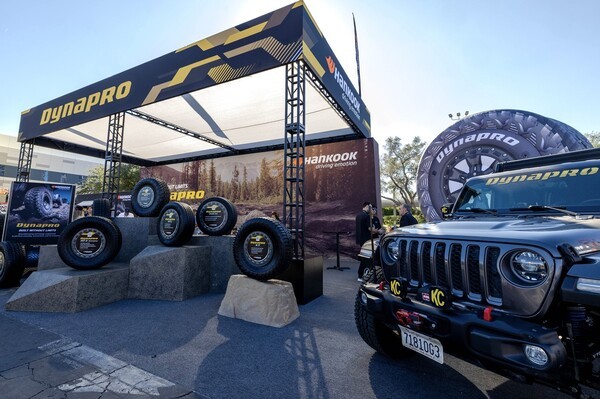한국타이어는 2025 세마쇼에서 북미 SUV 전용 라인업 다이나프로를 중심으로 온·오프로드 제품 5종을 전시한다. /사진=한국타이어