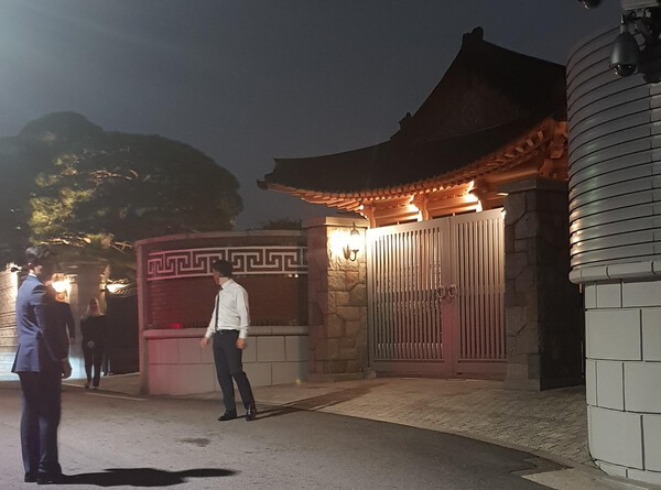 지난 2019년 6월 이재용 회장, 정의선 회장, 최태원 회장, 구광모 회장, 신동빈 회장 등이 방한 중인 무함마드 빈 살만 사우디아라비아 왕세자와 만난 삼성그룹 영빈관 승지원(承志園) 모습 /사진=연합