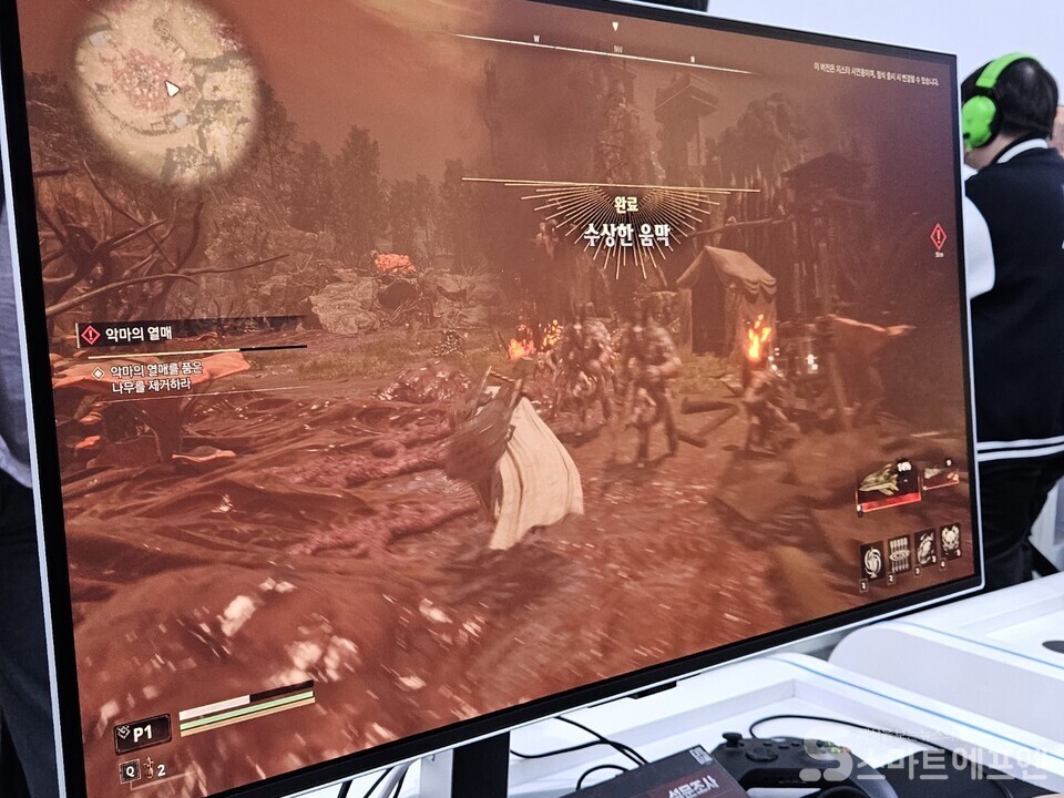 지스타 2025에서 유저들이 플레이 중인 넷마블 '이블베인' 게임 화면/사진=양대규 기자